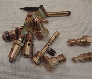 Detail trysek – porovnání trysek po vyičštění před kalibrací